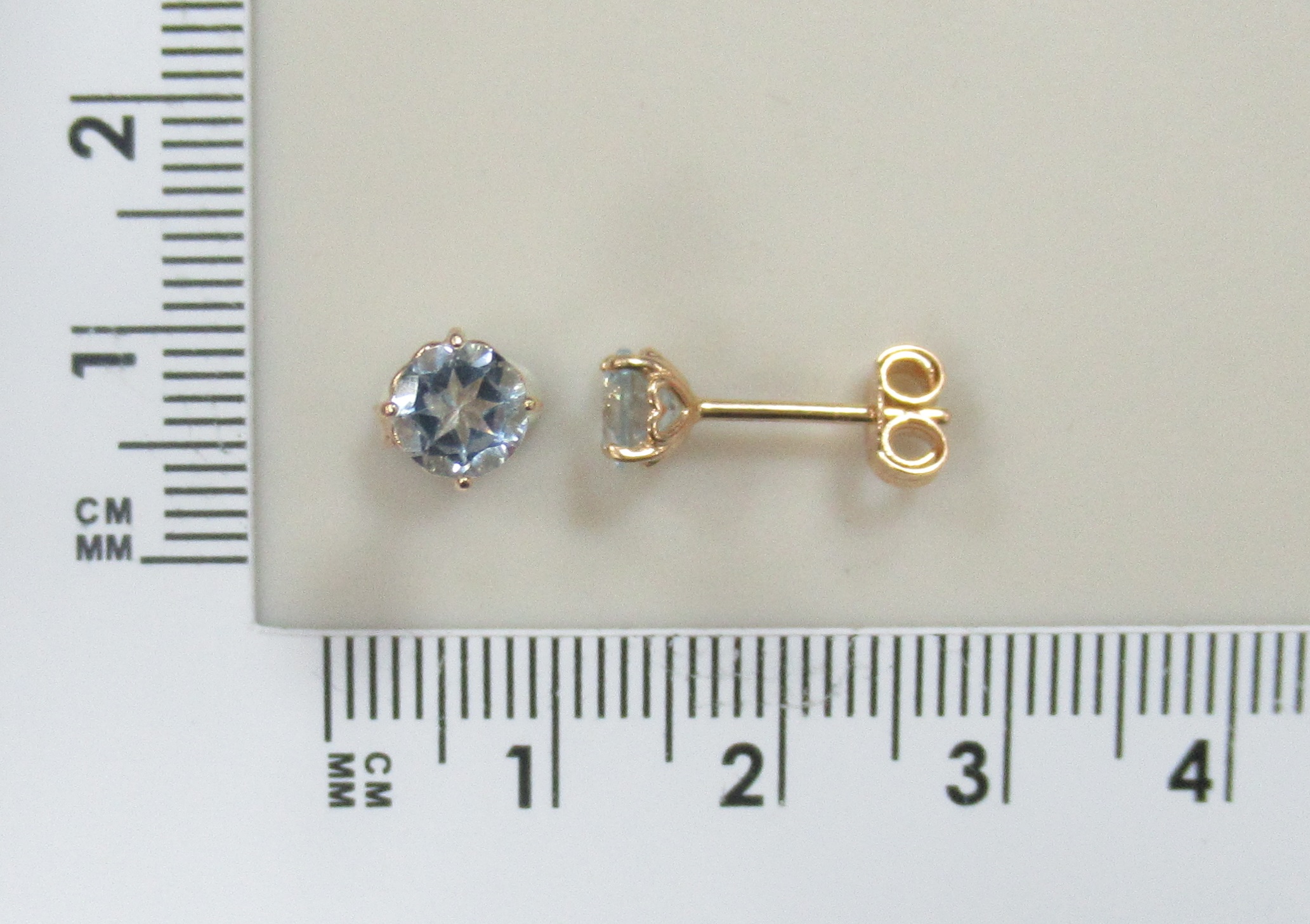 Серебряные серьги-пусеты с топазами Скай